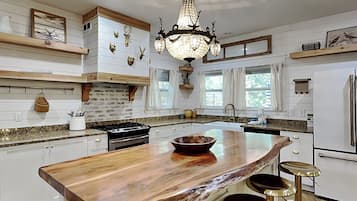 House, Multiple Beds, Patio (Tranquil Haven - No Pets Allowed) | Private kitchen | Fridge, microwave, oven, stovetop