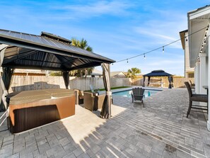 Outdoor dining - Coastal Haven B by Resort Collection (Panama City Beach)