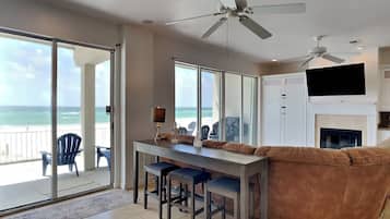 Casa, varias camas, balcón (Calle Bonita #1714 - No Pets Allowed) | Interior