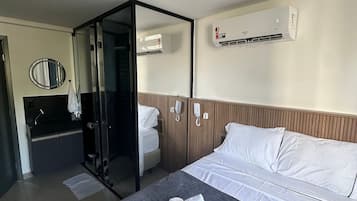 Laptop workspace, free WiFi