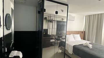 Laptop workspace, free WiFi