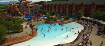 3Bed Deluxe at Great Smokies Lodge!