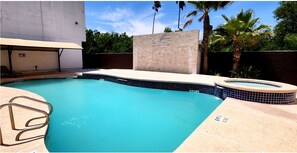 Piscine extérieure