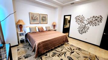 3 bedrooms, iron/ironing board, WiFi, bed sheets