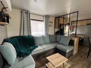 Smart TV, table football, ping pong