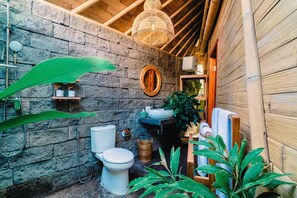 Hair dryer, towels, soap, toilet paper - Maha Hati at Mahajiva

 (Bali)