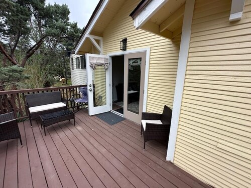 LUXURY 2-bedroom house in brilliant Bisbee with BREATHE taking views