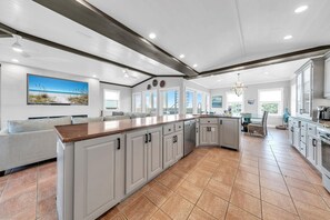 Fridge, microwave, oven, stovetop - 🐬30A-Steps to Beach-Gulf Views-4 Bikes-Dolphin Overlook🐬 (Santa Rosa Beach)