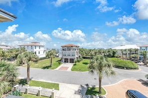 Exterior - 🐬30A-Steps to Beach-Gulf Views-4 Bikes-Dolphin Overlook🐬 (Santa Rosa Beach)