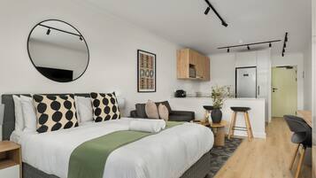 In-room safe, iron/ironing board, WiFi, bed sheets