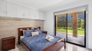 7 bedrooms, iron/ironing board, bed sheets