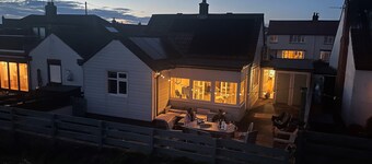 Marram Cottage - Cosy, well equipped, family, beach house