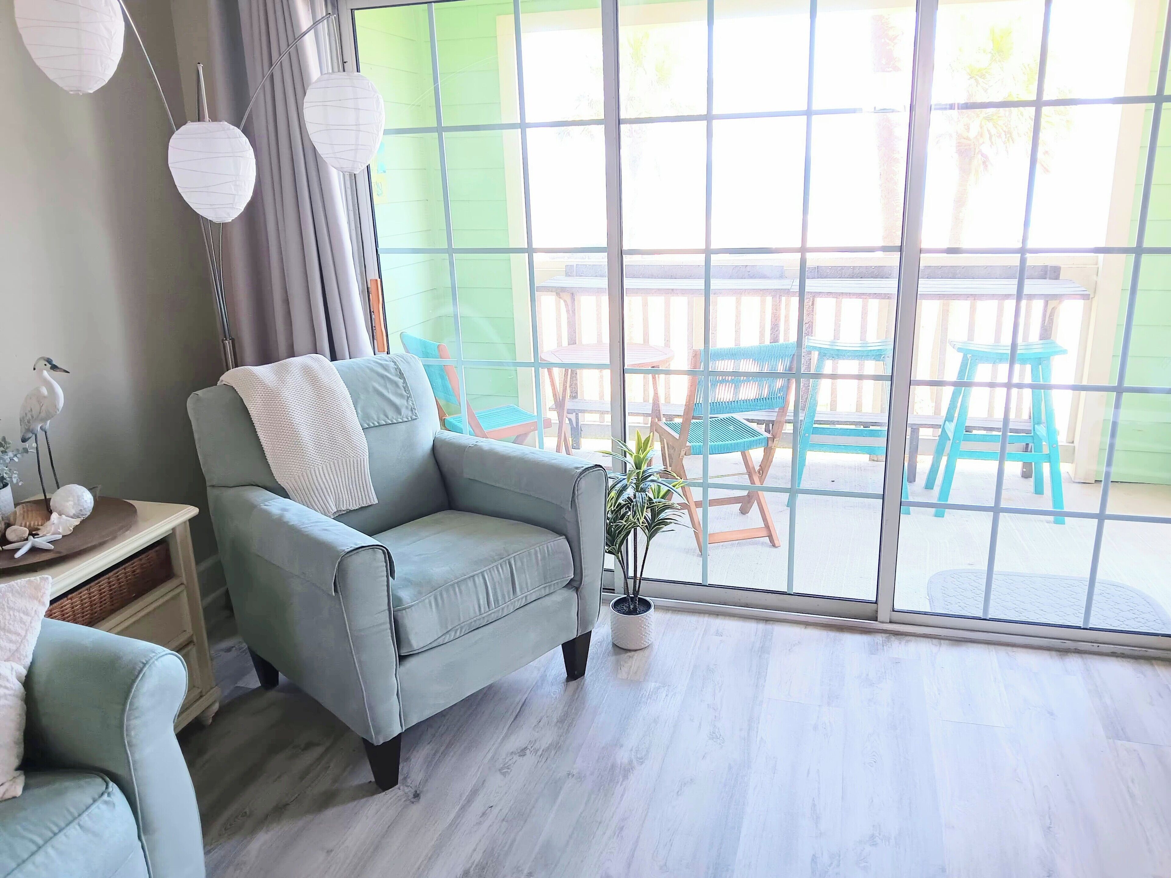 Een smart-tv, een dvd-speler en een filmbibliotheek