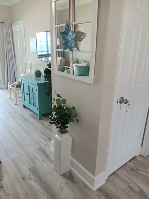 Interior - Charming BEACHFRONT condo in Galveston, 2 POOLS open year round, FITNESS CENTER (Galveston)