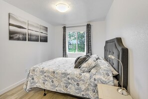 1 bedroom, WiFi, bed sheets