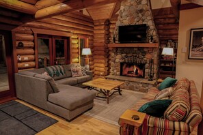 Een smart-tv en een open haard