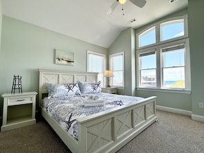 4 soverom, strykejern/-brett, wi-fi (inkludert) og sengetøy