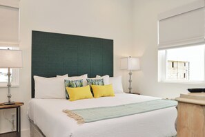 6 soverom, strykejern/-brett, reiseseng for barn og wi-fi (inkludert)