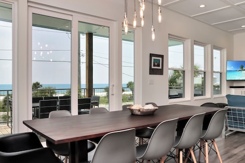 Rejuvenation:Brand New, Beach Views, Custom Furniture, Hot Tub + MIL Suite