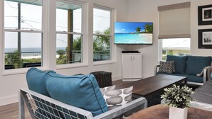 Smart TV, DVD player - Rejuvenation:Brand New, Beach Views, Custom Furniture, Hot Tub + MIL Suite (St. Joe Beach)