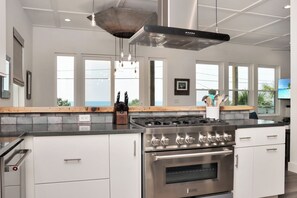 Fridge, microwave, oven, stovetop - Rejuvenation:Brand New, Beach Views, Custom Furniture, Hot Tub + MIL Suite (St. Joe Beach)