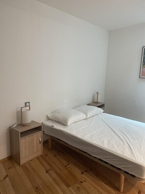 3 bedrooms, iron/ironing board, free WiFi