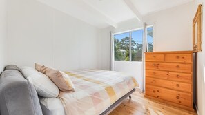 3 bedrooms, free WiFi, bed sheets