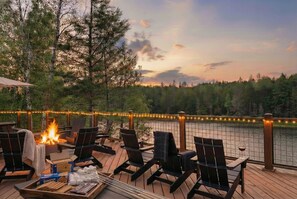 Terrace/patio - Top Spot for Getaways & Holidays (Cornell)