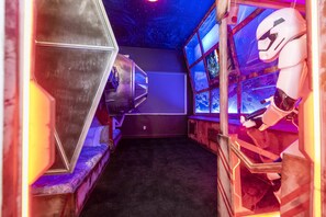 15 bedrooms, iron/ironing board, WiFi, bed sheets - Last Minute Disney! Private Pool, Hot Tub & Themed Bedrooms. Book Now! #119687 (Orlando)