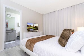 5 bedrooms, iron/ironing board, WiFi, bed sheets
