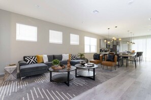 Smart TV - Disney Getaway! Private Pool & Themed Bedrooms. Book Now! #WIR412 (Orlando)