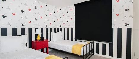 5 habitaciones, tabla de planchar con plancha, wifi y ropa de cama