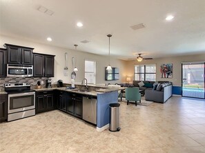 Fridge, microwave, oven, stovetop - Last Minute Disney! Private Pool, Hot Tub, Game Room & Themed Bedrooms. Book Now! #120689 (Orlando)