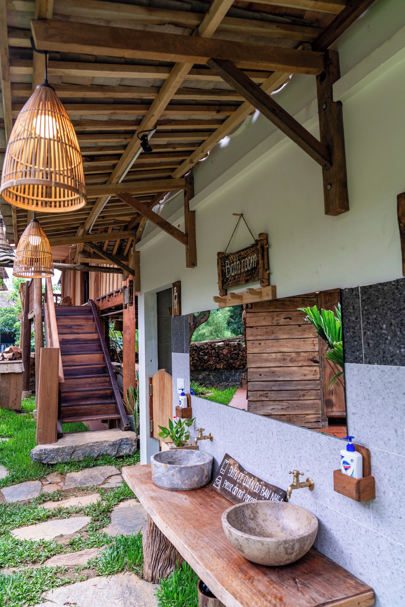 Shower, eco-friendly toiletries, hair dryer, slippers