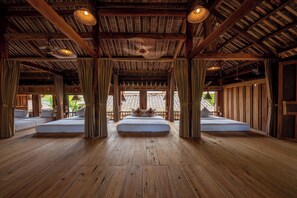 Blackout drapes, free WiFi, bed sheets - Anans Home Ha Giang - Tours & Motorbike Rental (Ha Giang)