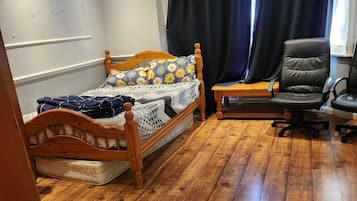1 bedroom, iron/ironing board, WiFi, bed sheets