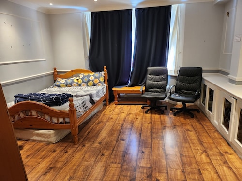Large room near wembley stadium. 3 min walk to stadium. Awesome location