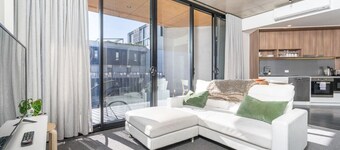 New to VRBO: Spacious Kingston Foreshore Apt