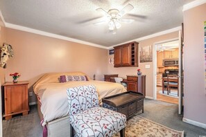 3 bedrooms, desk, iron/ironing board, travel cot