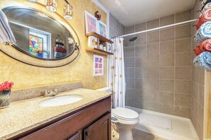 Towels, soap, shampoo, toilet paper