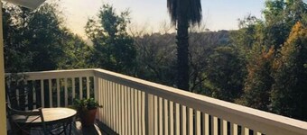 Charming 1-bedroom house with WiFi, AC in peaceful Santa Barbara
