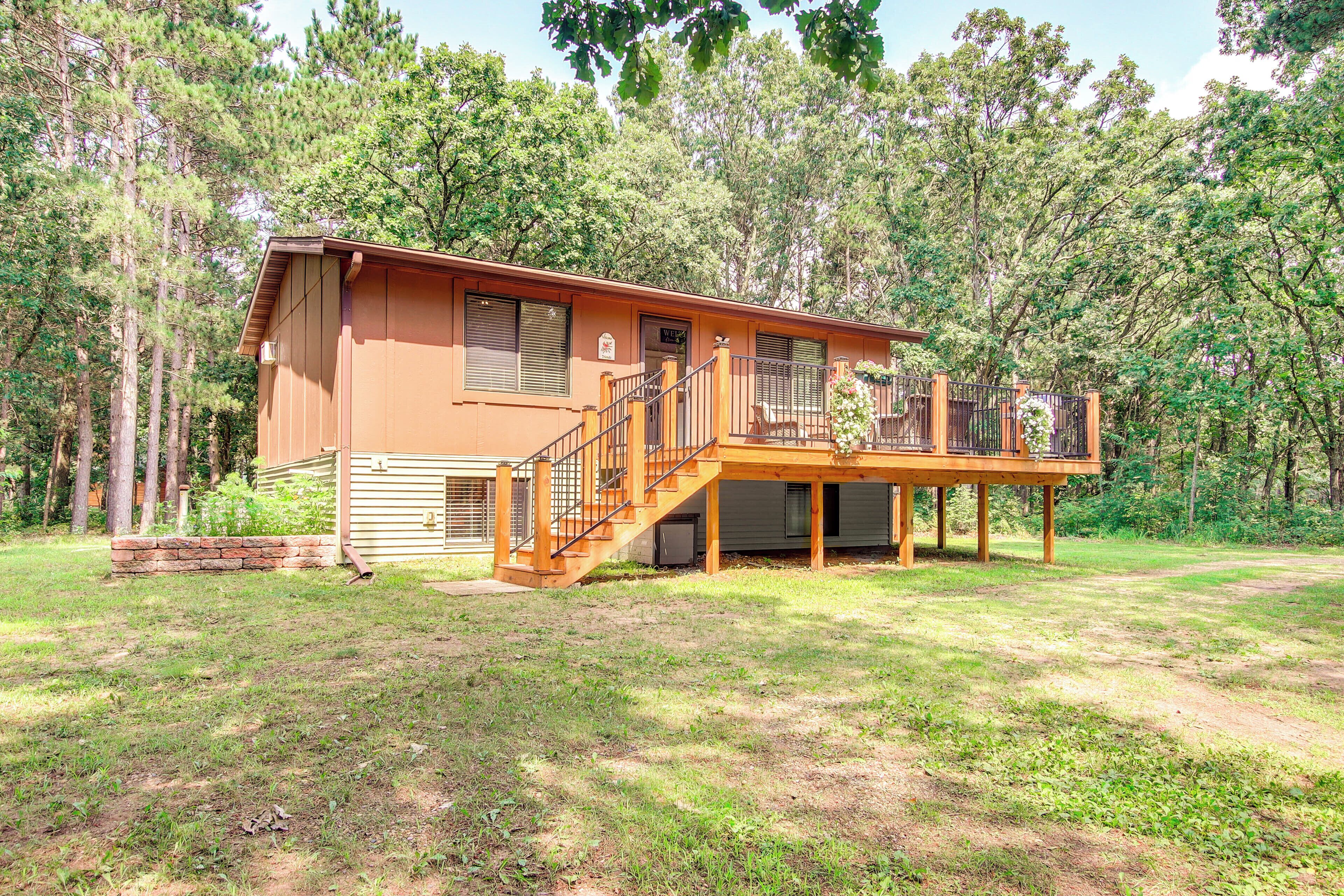 Central Wisconsin Cabin: Golf, Lakes & Trails!