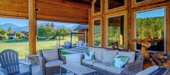 House on the river with an amazing view of the Cabinet Mountains!