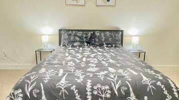 2 makuuhuonetta, työpöytä, silitysrauta/-lauta, Wi-Fi