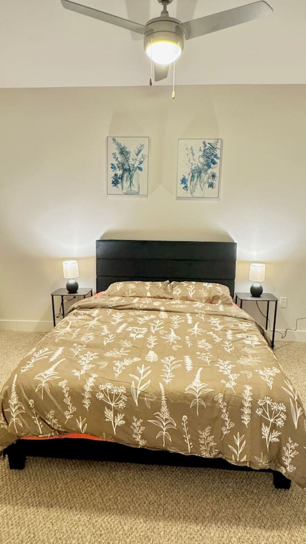 2 soverom, skrivebord, strykejern/-brett og wi-fi