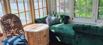 Spacious 7-bedroom house across from University and close to Downtown Lock Haven