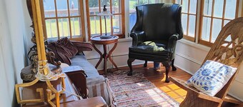 Spacious 7-bedroom house across from University and close to Downtown Lock Haven