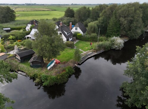 Shore happiness on the Great Sea with boat, canoes and kayak.  Dog friendly! 