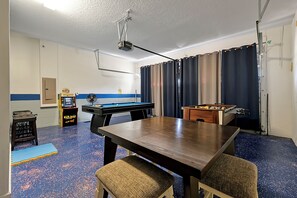 Spielezimmer
