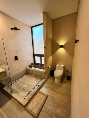 Lägenhet Signature - 1 sovrum - privat pool | Badrum | Dusch, gratis toalettartiklar, handdukar och tvål
